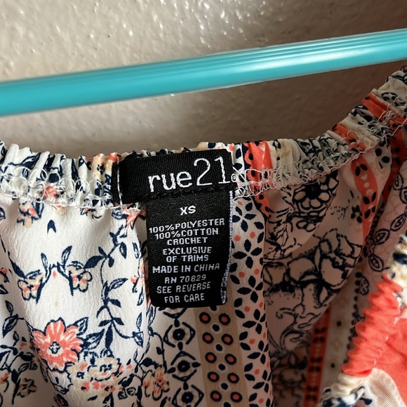 Off the Shoulder Rhomper - Picture 4 of 8